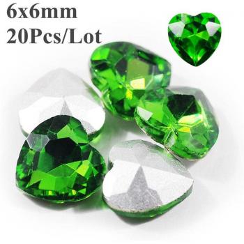 20 Stück 3D Herz Kristall Dekosteine für Nail Art