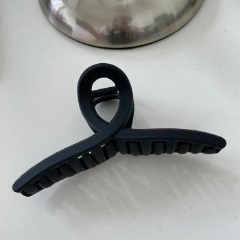Pinzas de Resina Acetato Negro Bilandi Estilo Cangrejo