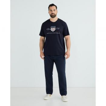 Camiseta Gant Archivos Shield – Estampado Grande, Corte Recto, Color Azul Marino
