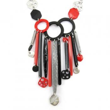 Collar NOA J3190 Pimprenelle Negra y Roja con Tono Gris