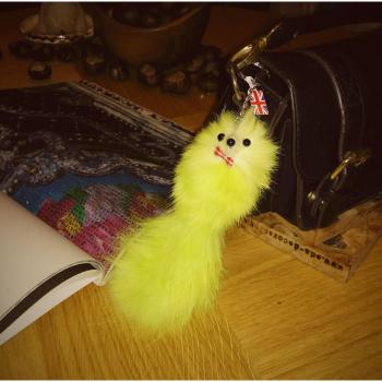 Llavero de piel pelo de color amarillo, encanto, pelo de animal, regalo único, diseño de, cadena, Fox, hurón