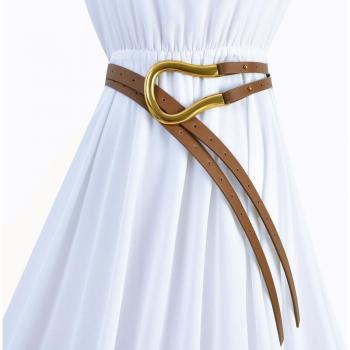 Ceinture à grande boucle fine en faux cuir
