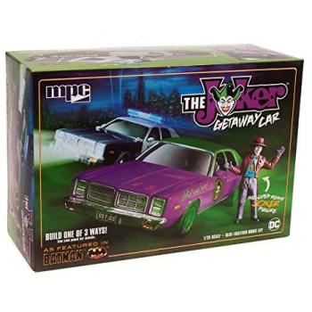 Batman & Joker 1978 Dodge Monaco 1:25 Resin Model Set