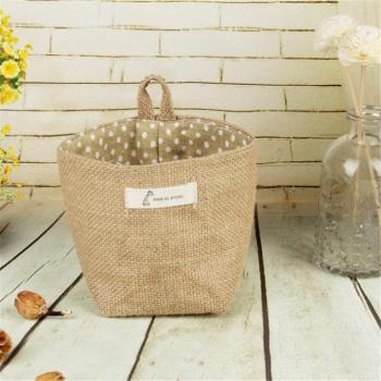 Panier suspendu en osier pour fleurs