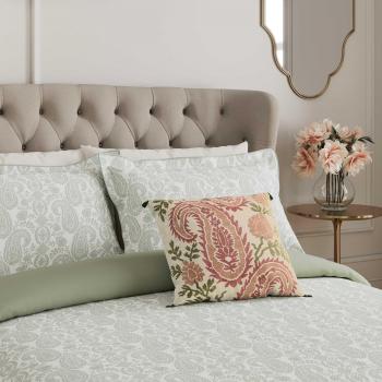 V&A Silk Road Paisley Bedding Ensemble: Duvet Cover + Pillowcase (Sage)
