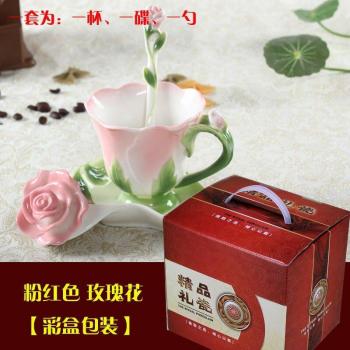 Taza de Corazón Rosa con Platillo y Cuchara de Cerámica