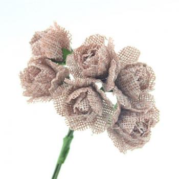 Mini ramo de flores rosas de seda artificial con arpillera