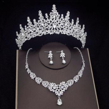 Joyería de Novia con Tiara y Pendientes de Cristal