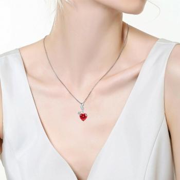 Collar de plata S925 con colgante de zafiro azul y corazón de rubí