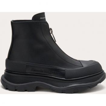 Silver‑Zipper Leather Ankle Boot