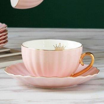 Ensemble européen de tasses à thé