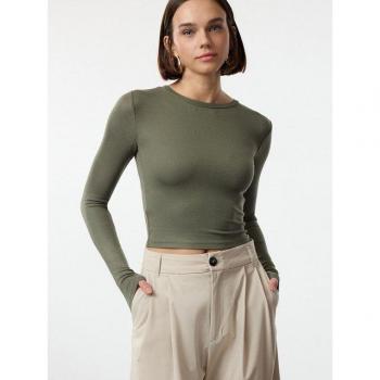 Bluză crop cu guler de tip crew din viscose premium, textură elastică și croșetat