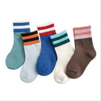 Gestreifte Baby Socken für Jungen