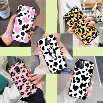 Custodia in silicone mucca per iPhone 14