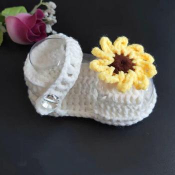 Sandales en laine crochetées pour nouveau-nés