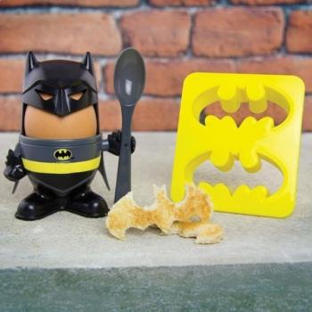 Batmanowy kubek na jajka i foremkę do ciastek