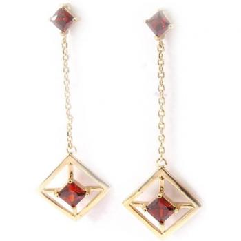 Pendientes 'Sissi' en Oro Laminado y Grenat Rojo