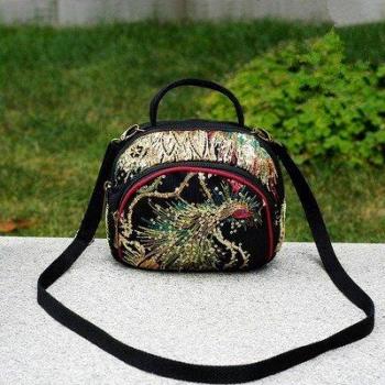 Floral Embroidered Lady Shoulder Bag