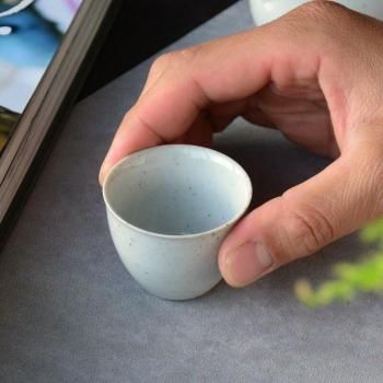 Tasse à thé en poterie émaillée