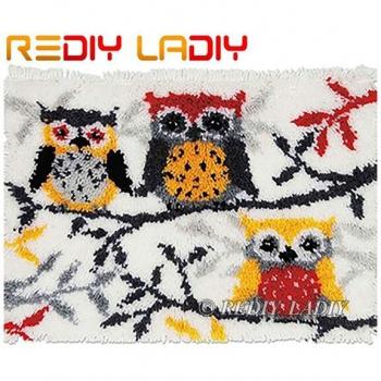 Red Tractor Crochet Rug - DIY Carpet for Home Decor