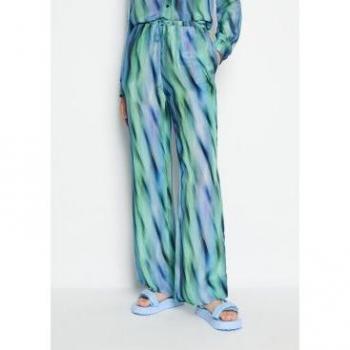 Pantalon large femme Armani Exchange couleur bleu azur 4