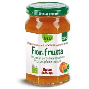 Jam met abrikozenen en perziken van Fiordifrutta met basilicum