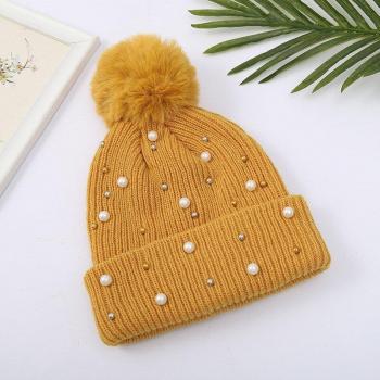 Beanie de Perlas Invernal con Funda Peluda