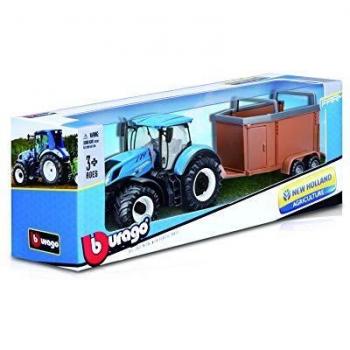 Trattore New Holland con rimorchio