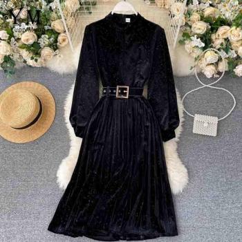 Brillant Robe Plissée d'Automne