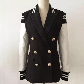 Blazer de cuero con doble botonadura