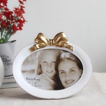 Runde Fotoanzeige mit Schmetterlingsdesign