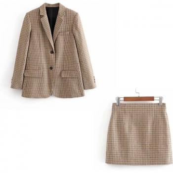 Conjunto Ajustado Faldas de Media Longitud Plaid
