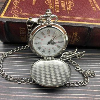 Reloj de plata con cadena Fob y números romanos