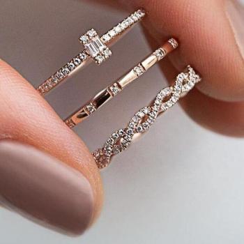Sérénité Rose – Bague de Mariage et Fiançailles à Cristal Torsadé