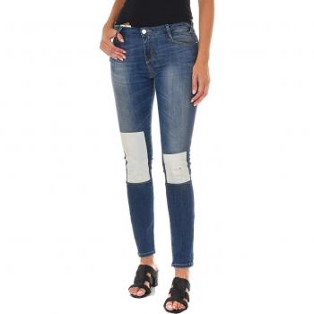 Pantalon en jean effet usé coupe étroite femme