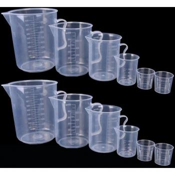 Cruche de mesure 30 ml en plastique avec poignée