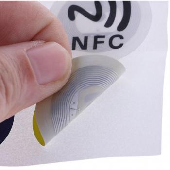 Étiquettes NFC adhésives imperméables PET B95C