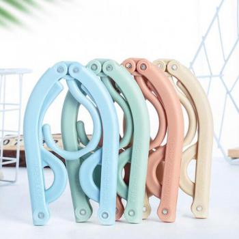 Folding Non-Slip Travel Hanger