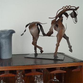 Caballo Iluminado en Metal – Decoración Moderna