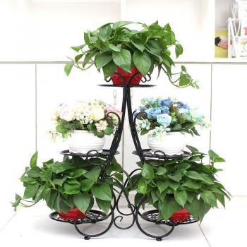 Mehrstöckiger Blumenständer aus Eisen