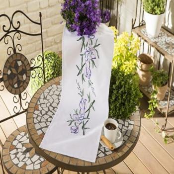 Kit broderie chemin de table fleurs bleues 40x100cm coton supérieur