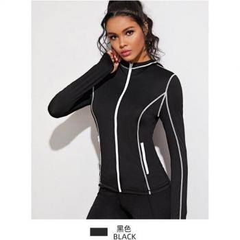 Chaqueta deportiva negra con cierre de contraste y cuello alto para mujer