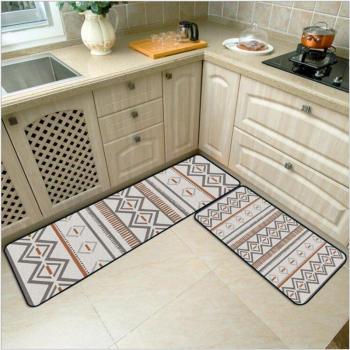 Bubble Kiss Gray Orange Floor Mat