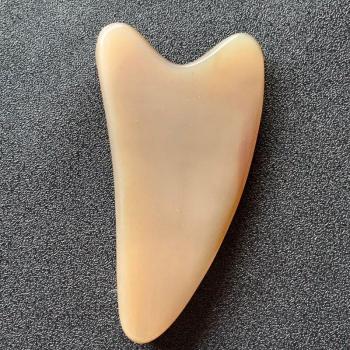 Grattoir facial Gua Sha en corne