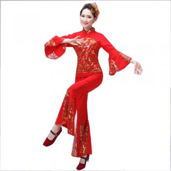 Vêtements traditionnels de danse yangko