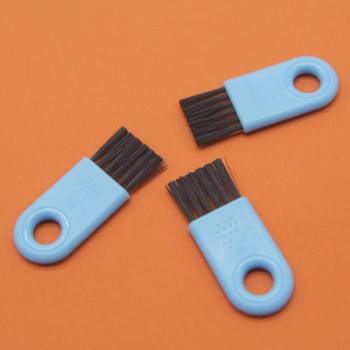 Cepillo Pequeño de Plástico para Electrodomésticos