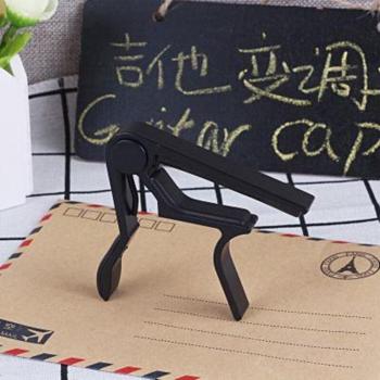 Capo métallique à grain agrafé avec coussin en silicone – ajustement parfait pour guitare et ukulélé