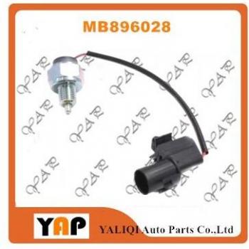 4WD Gearshift Switch Lamp for Mitsubishi Pajero V21 V23 V24 V25 V26 V43 V44 V45 V46 V47 V55 MB896028 (1990-2004)