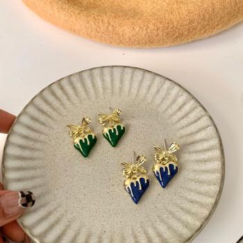 Boucles d'oreilles cœur en émail bleu style coréen sans piercing