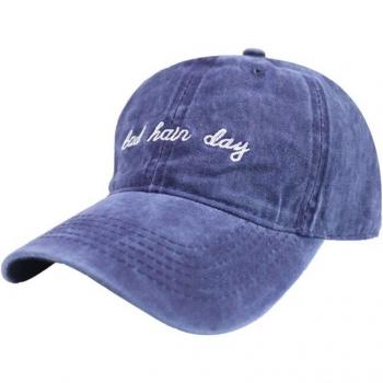 Sombrero Casual Winfox con Bordado de Letra Amarillo Marino